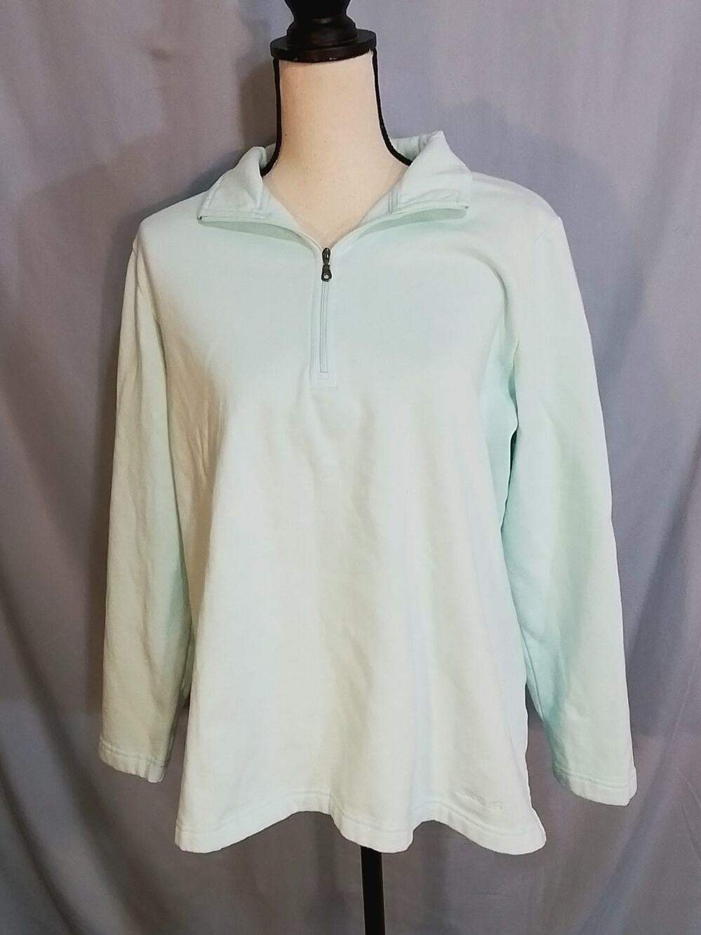 Eddie Bauer soft light mint sweatshirt
